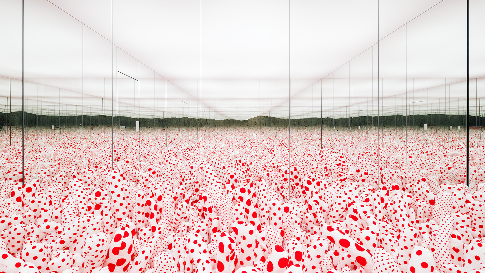 Yayoi Kusama Exhibition to Open at Espace Louis Vuitton Osaka
